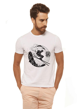 Camiseta Branca Estampada Masculina Joss - Ski 2 , caimento reto e solto.- INFORMAÇÕES:   - Cor: BRANCA - Composição: 100 % Algodão Lavagem: lavar a... 