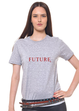 CAMISETA CINZA MESCLA ESTAMPADA FEMININA JOSS , caimento reto e solto.- INFORMAÇÕES: Modelo: 4308 - Cor: CINZA-MESCLA - Composição: 100 % Algodão Lavagem: lavar a... 