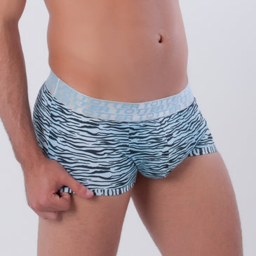 Cueca Boxer em Microfibra Premium (Poliamida) Estampada e elástico largo de 35 milímetros.>Cueca Tipo Boxer Sungão>Modelagem Anatomica>Poliamida Estampada>Elástico de 35mm>Não fica subindo pelas pernas