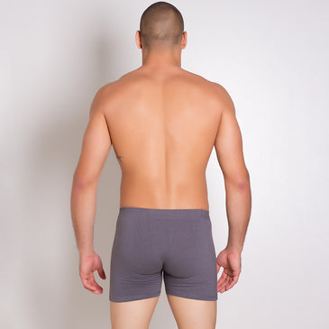 Kit com 10 Cuecas Boxer TOTTER® em Cotton (Algodão) Sem desenhos e cor Lisa, cós elástico embutido.Cueca Tipo Boxer TradicionalModelagem AnatômicaSem DesenhosNão sobeNão marcaModelo veste... 