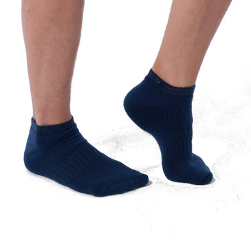 São 10 pares de meias especiais esportivas de algodão - Atoalhadas e com punho, ideal para usar com bermudas e praticas esportivas. Todas em embalagem... 