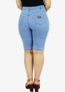 Marca : Dinho´s JeansModelo : Bermuda BásicaCintura Alta Composição: 78,5%Algodão,20% Poliéster,1,5%Elastano Bolso Antifurto: Porta Cartão de Credito ,Documentos,Dinheiro Etc... 