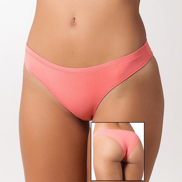* Calcinha tipo Tanga Básica* Confeccionada em Poliamida* Toque macio e agradável* Forro em algodão* Modelagem confortávelA modelo veste tamanho M e cor Coral    tamanhos... 