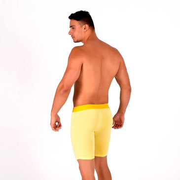 ** Amostras de cores e estampas encontram-se na última foto.** Cueca Boxer ciclista, confeccionada em Romantic liso, tecido macio e confortável, com forro em algodão,... 