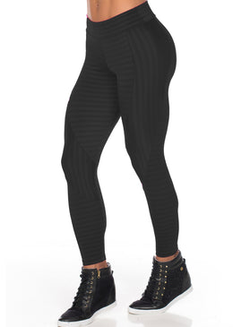 DESCRIÇÃO DO PRODUTO:Calça legging no estilo mais amado: FITNESS!O tecido NEW ZIG está super em alta e essa calça possui recortes nesse estilo em várias... 