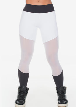 FABRICAÇÃO PRÓPRIA - PRONTA ENTREGA EXCELÊNCIA EM QUALIDADE!DESCRIÇÃO DO PRODUTO: Legging Fitness Recorte em Tule,  beleza, conforto e praticidade são os pontos fortes dessa legging que... 