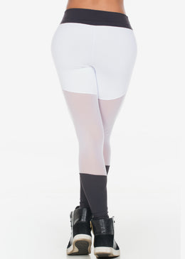 FABRICAÇÃO PRÓPRIA - PRONTA ENTREGA EXCELÊNCIA EM QUALIDADE!DESCRIÇÃO DO PRODUTO: Legging Fitness Recorte em Tule,  beleza, conforto e praticidade são os pontos fortes dessa legging que... 