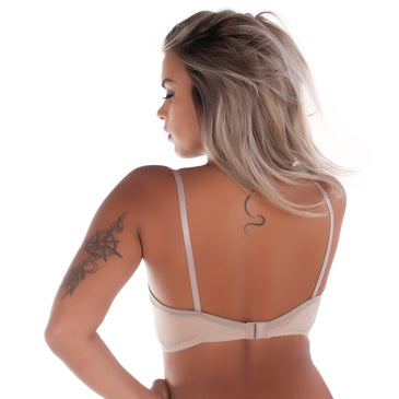 Sutiã CroppedModelo confeccionado em PoliamidaPossui Bojo bolha somente no tamanho M.Detalhe em renda e drapeado no bojoAlças fixas com regulagensAros de sustentação em ferroPossui hastes... 