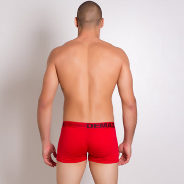 Kit com 5 CuecasBoxer Confortável com Tiras na LateralTodas no tamanho escolhido e cores bem sortidas>Confeccionada em malha Viscolycra >Elástico Exposto com 40mm >Modelagem Anatômica>Com duas litras... 